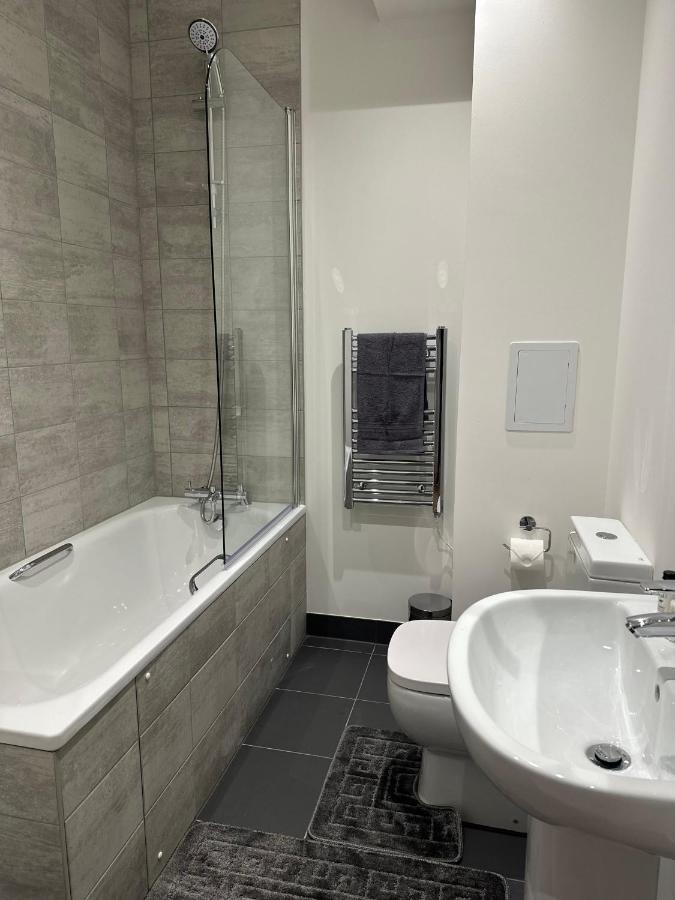 פטרבורו Sleek & Stylish Apartment By Dh Aparthotels מראה חיצוני תמונה